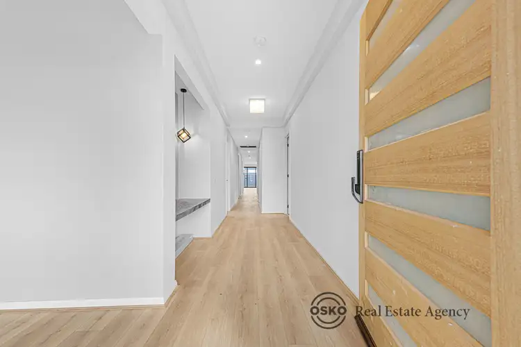 14 Songlark Street, Melton South VIC 3338