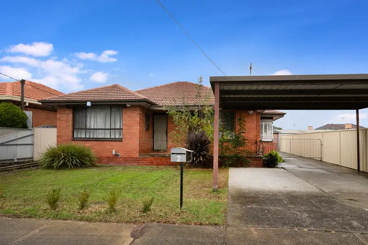 2 Laurie Avenue, Sunshine North VIC 3020