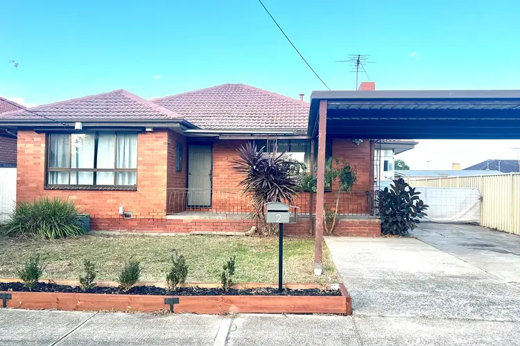 2 Laurie Avenue, Sunshine North VIC 3020