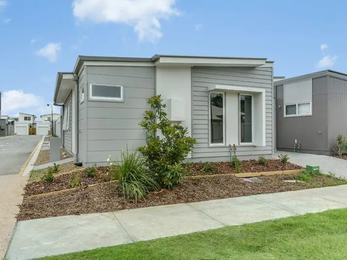 14 Blue Mountain Crescent, Fitzgibbon QLD 4018