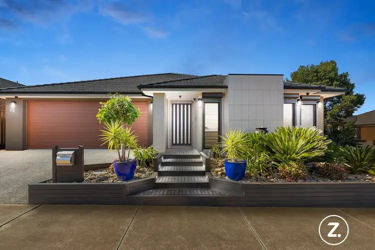 19 Atherstone Boulevard, Strathtulloh VIC 3338