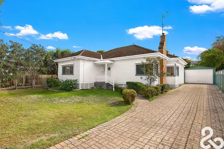 8 Leon Avenue, Rosanna VIC 3084