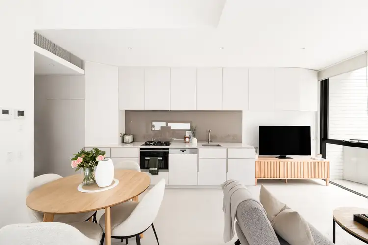 316/6 Maxwell Road