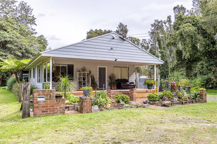 9 Peace Parade, Pindimar NSW 2324
