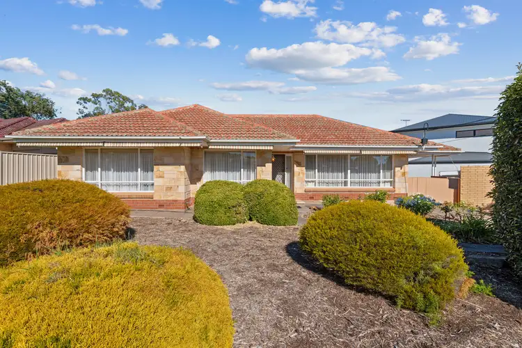 12 Bennett Crescent