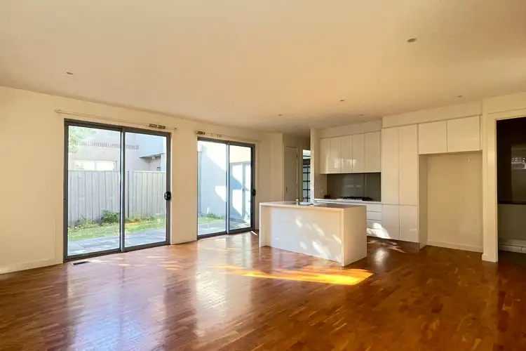 2/120 Canterbury Road, Canterbury VIC 3126