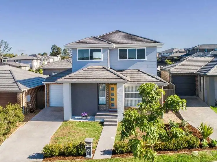 17 Alinta Promenade, Jordan Springs NSW 2747
