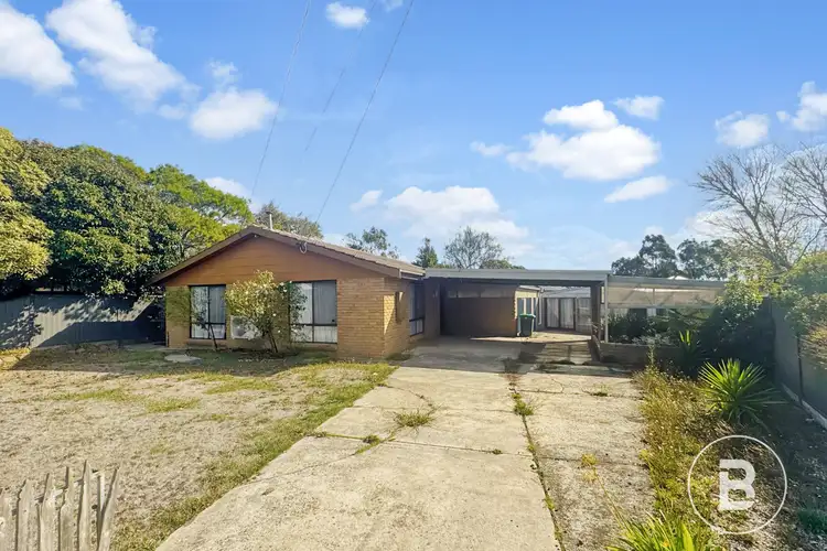 10 Ealing Avenue, Wendouree VIC 3355