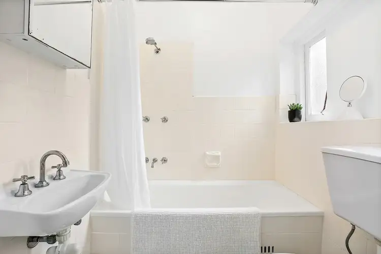 Fifth view of Homely studio listing, 18/3 Crick Avenue, Potts Point NSW 2011