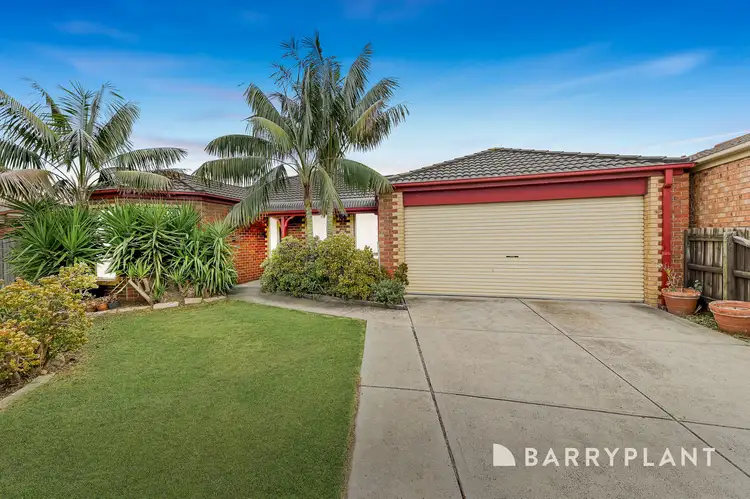 5 Essex Court, Cranbourne East VIC 3977