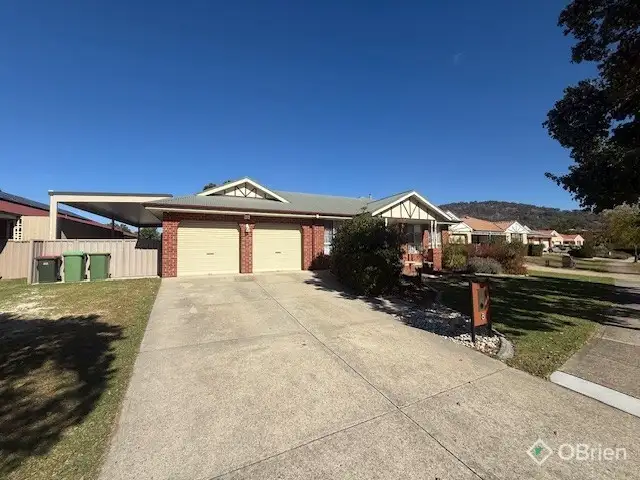 8 Fade Court, West Wodonga VIC 3690