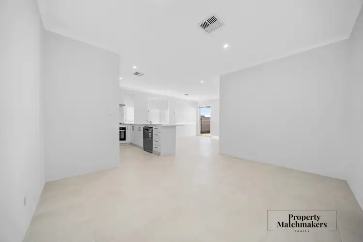 11 Eremophila Street, Sinagra WA 6065