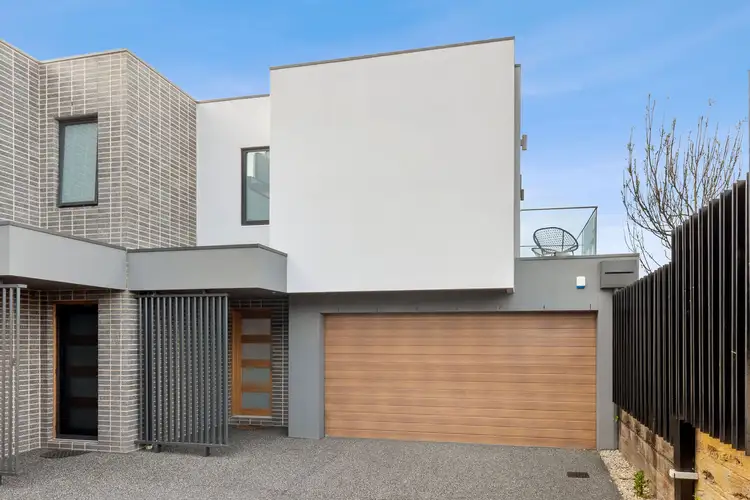 4/5 Balmoral Crescent, Rippleside VIC 3215