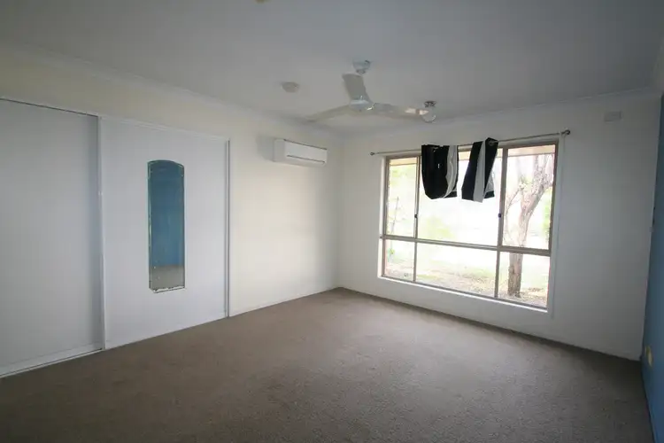 Fifth view of Homely house listing, 5 Cowan Crescent, Emerald QLD 4720