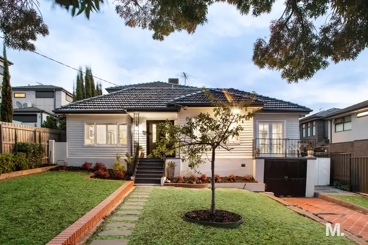 33 Fenacre Street, Strathmore VIC 3041
