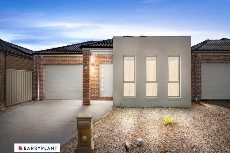 11 Glencoe Street, Melton VIC 3337