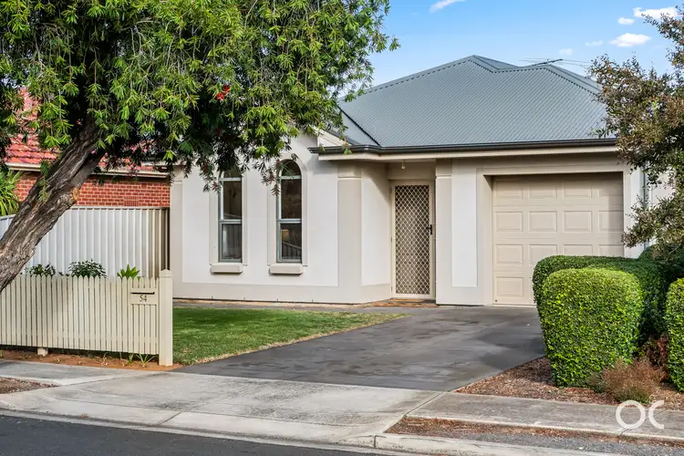 54 Torrens Street