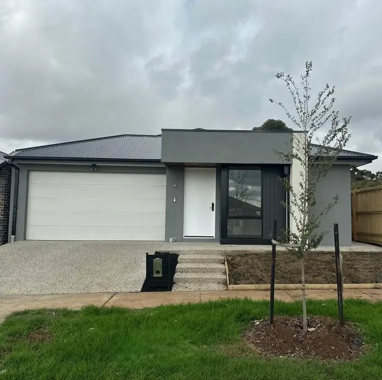 20 Pedro Road, Sunbury VIC 3429