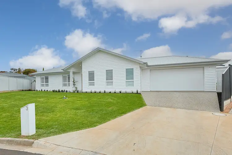 Second view of Homely house listing, 3 Crosbie Place, Merbein VIC 3505