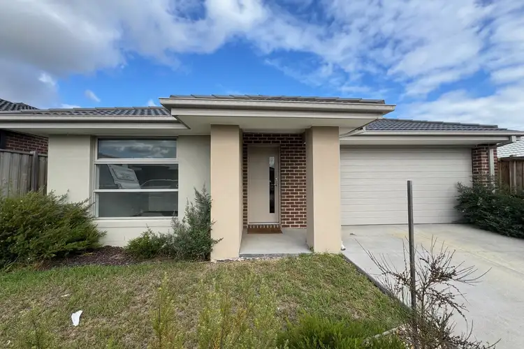 27 Arnold Circuit, Charlemont VIC 3217