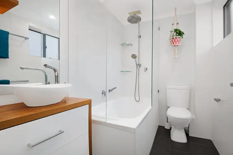 Fifth view of Homely apartment listing, 4/80-82 Pacific Parade, Dee Why NSW 2099