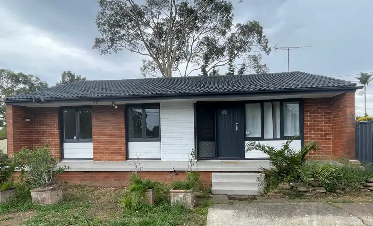 12 Parkes Crescent, Blackett NSW 2770