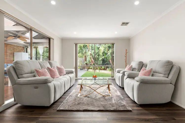 Second view of Homely house listing, 7 Belinda Court, Bentleigh East VIC 3165