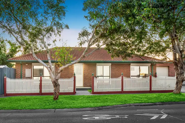2 Wenlock Avenue, Altona Meadows VIC 3028