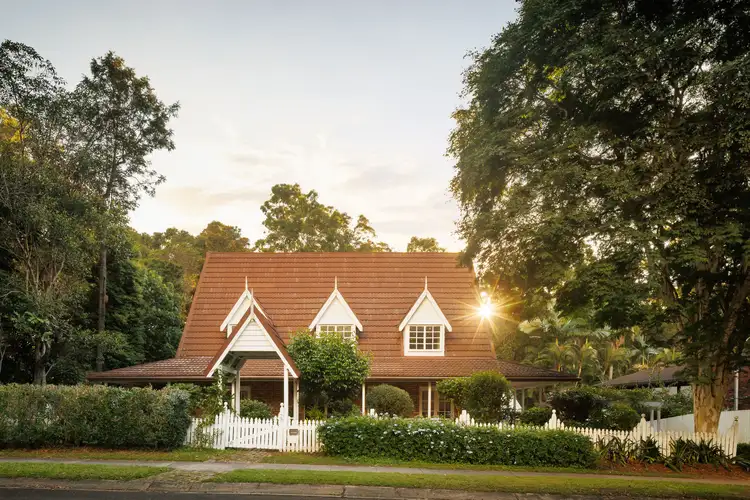 75 Marmindie Street, Chapel Hill QLD 4069