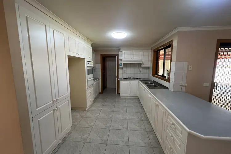 Fifth view of Homely house listing, 7 Vanessa Way, Delahey VIC 3037