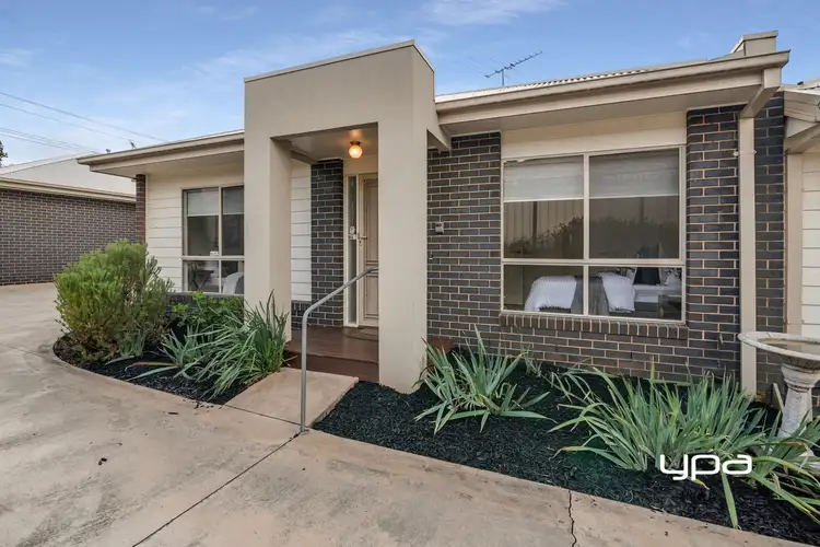 2/69 Anderson Road, Sunbury VIC 3429
