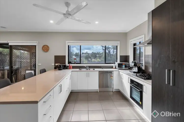 1/40 Trethowan Avenue, Melton West VIC 3337
