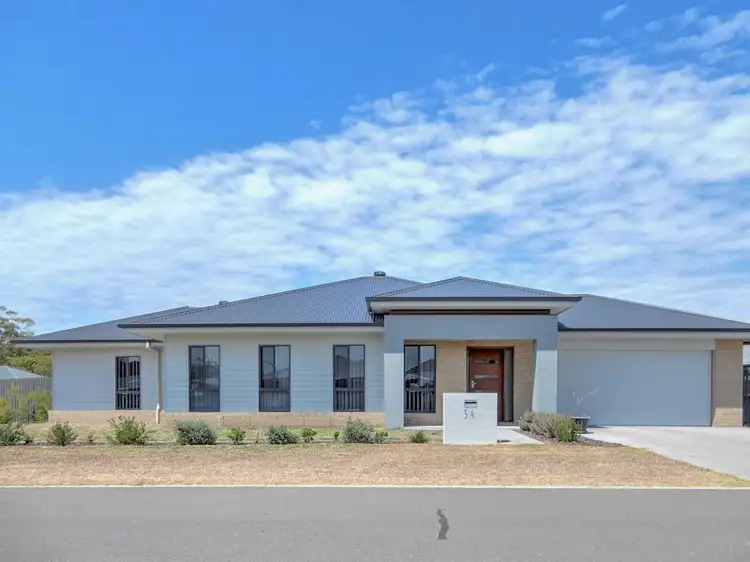 34 Rosemary Street, Fern Bay NSW 2295