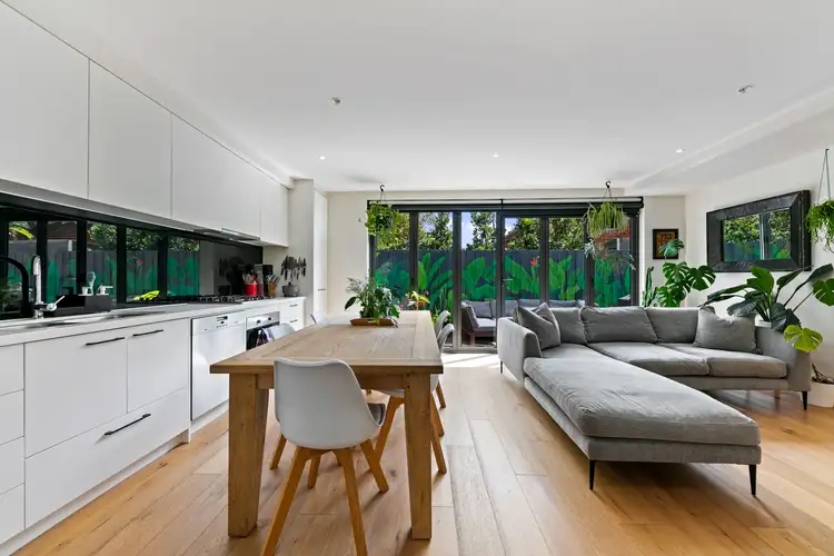 2/23 Irving Avenue, Prahran VIC 3181