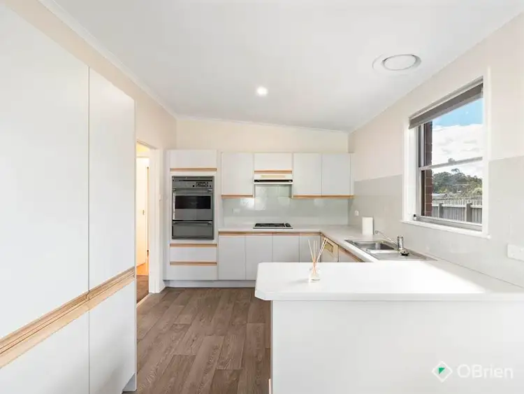 27 Taranna Street