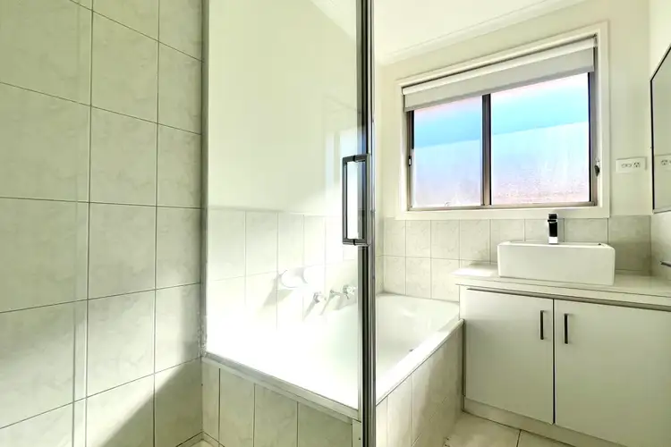 Fourth view of Homely house listing, 3 Wahgunyah Drive, St Albans VIC 3021