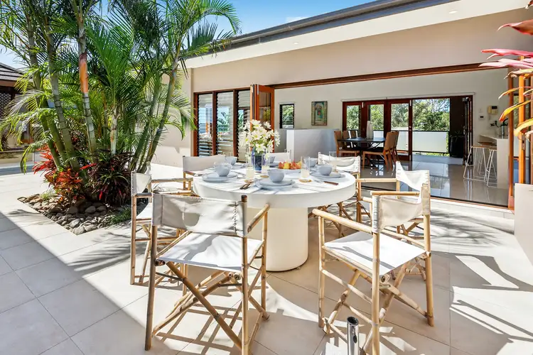 16 San Simeon Circuit, Sapphire Beach NSW 2450