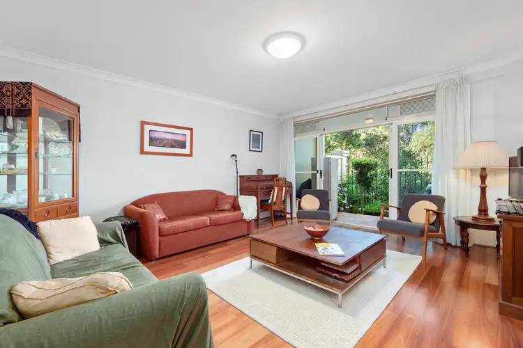 23/42 Lombard Street