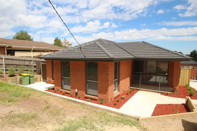 11 Sugarloaf Drive, Chirnside Park VIC 3116