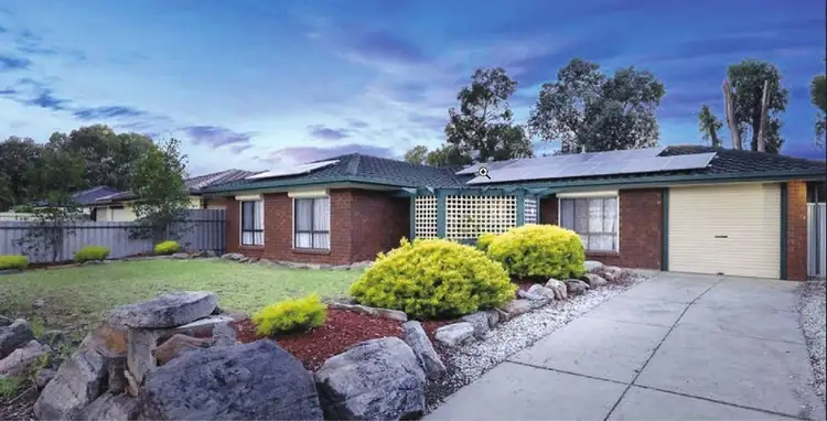 16 Banksia Crescent