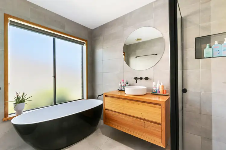 Fifth view of Homely house listing, 10 Leinster Avenue, Traralgon VIC 3844