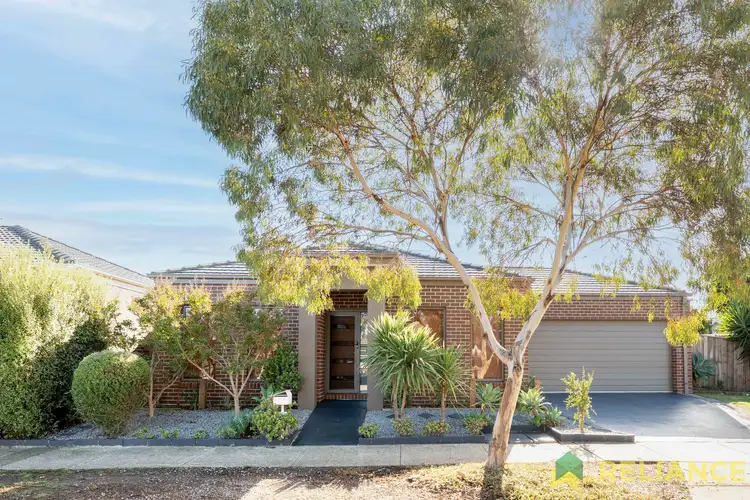 10 Nantha Way, Brookfield VIC 3338