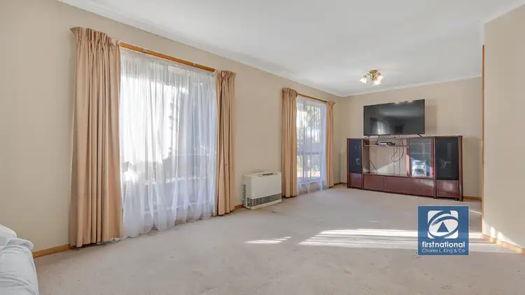 Second view of Homely house listing, 5 Lachlan Crescent, Echuca VIC 3564