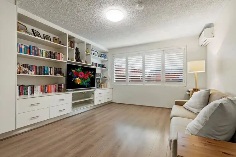 5/7 Brittain Crescent