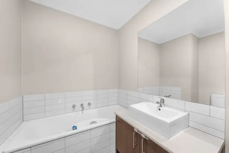 Sixth view of Homely house listing, 4/30 Wynarka Drive, Hoppers Crossing VIC 3029