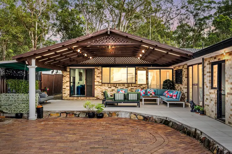 8 Clayton Place, Girraween NSW 2145