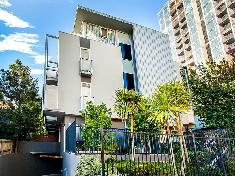 207/8 Bruce Street