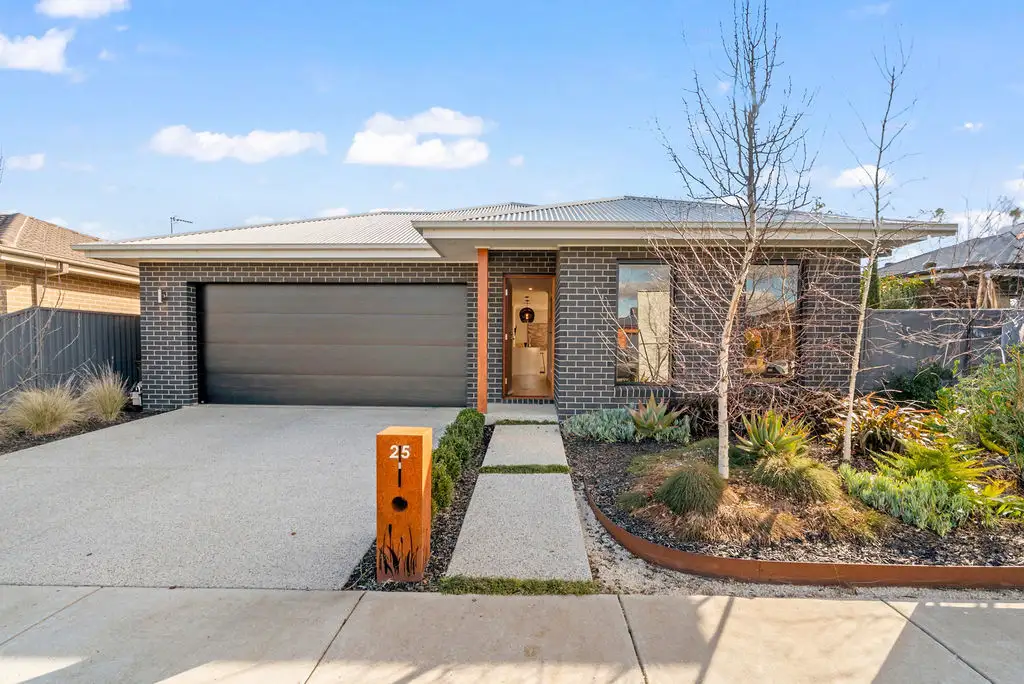 Main view of Homely house listing, 25 Lugano Avenue, Alfredton VIC 3350