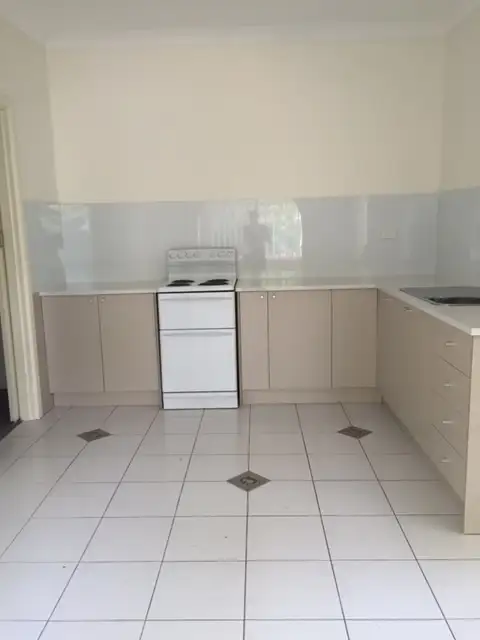 2/112 Blackman Parade, Unanderra NSW 2526