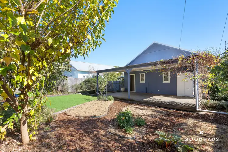 9 Euroka Street, Narrabundah ACT 2604